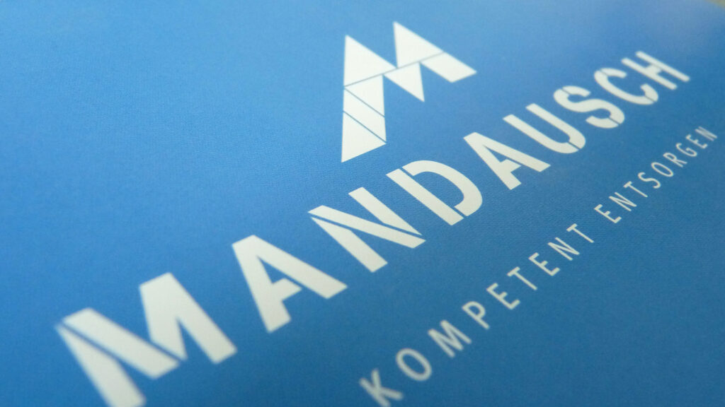 Mandausch – Entsorgungsprofi Logo invers