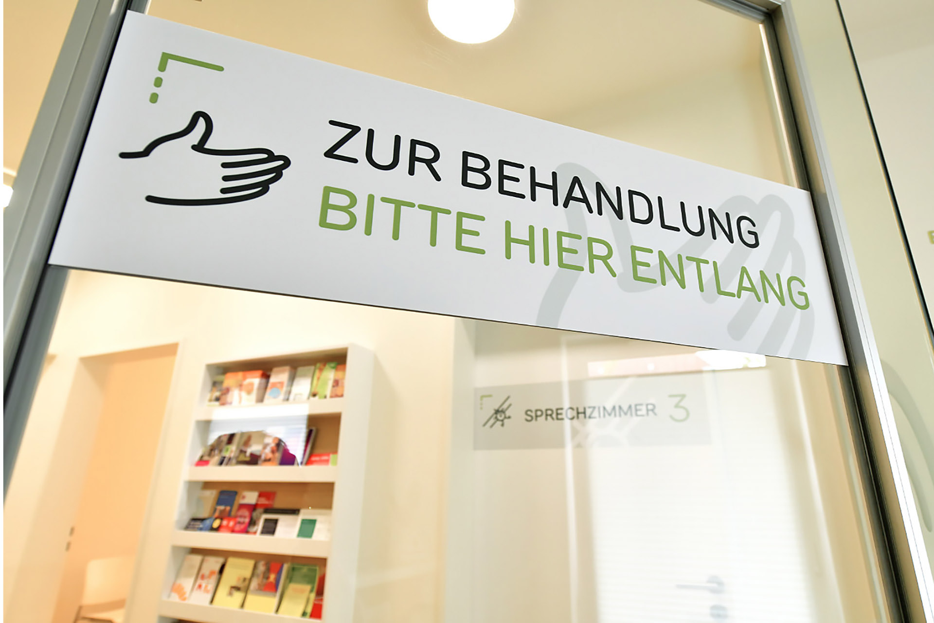 praxis-johannisthal-beschilderung-zur-behandlung praxis johannisthal beschilderung zur behandlung